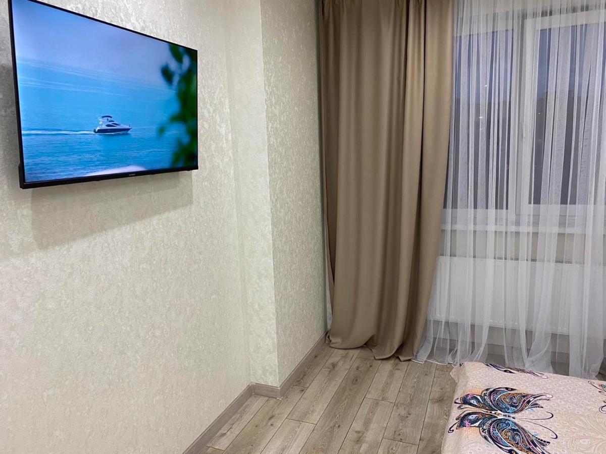 Люкс апартаменты .РАЙОН АВТОВОКЗАЛА,в ЖК Арена Ровно Экстерьер фото